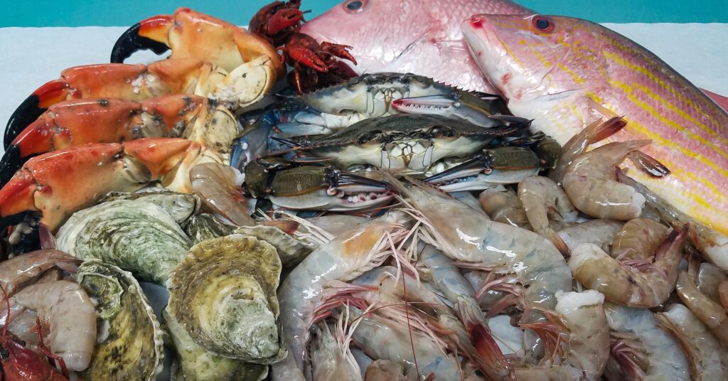 WHAT TYPES OF SEAFOOD ARE EATEN IN THE CARIBBEAN?